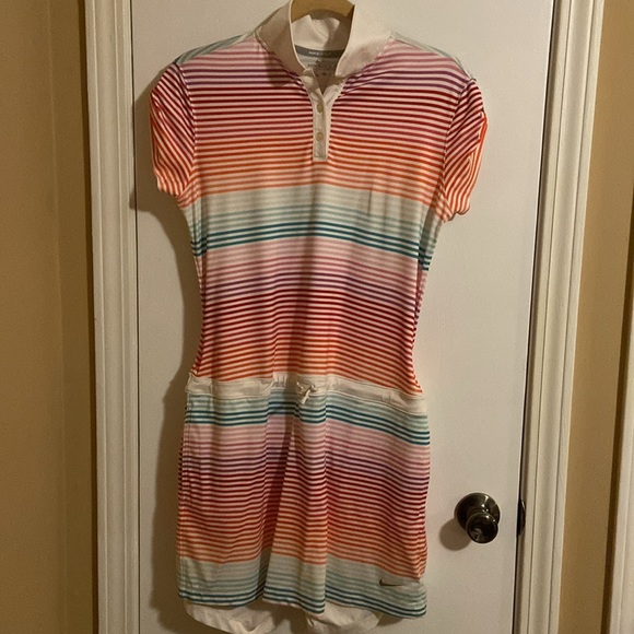 Nike Dresses & Skirts - EUC Nike golf dress.